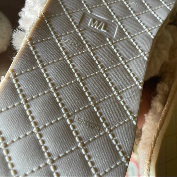 NEW faux fur Lemon slippers grey size M/L slides indoor outdoor slip on shoes - Picture 5 of 11